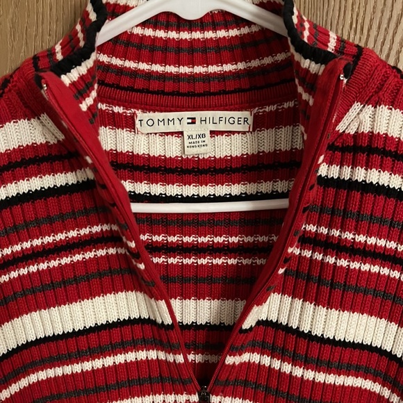 Tommy Hilfiger quarter zipped mock neck sweater, size XL - Picture 2 of 2